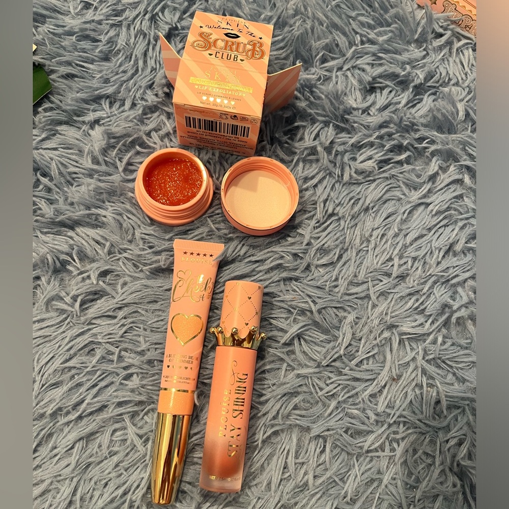 Women’s makeup